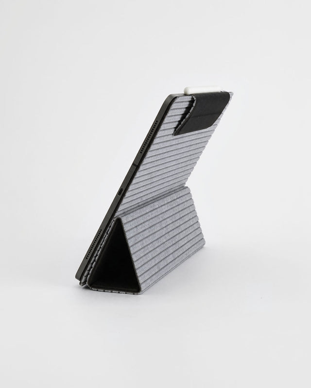 Riva iPad Smart Cover im Standmodus